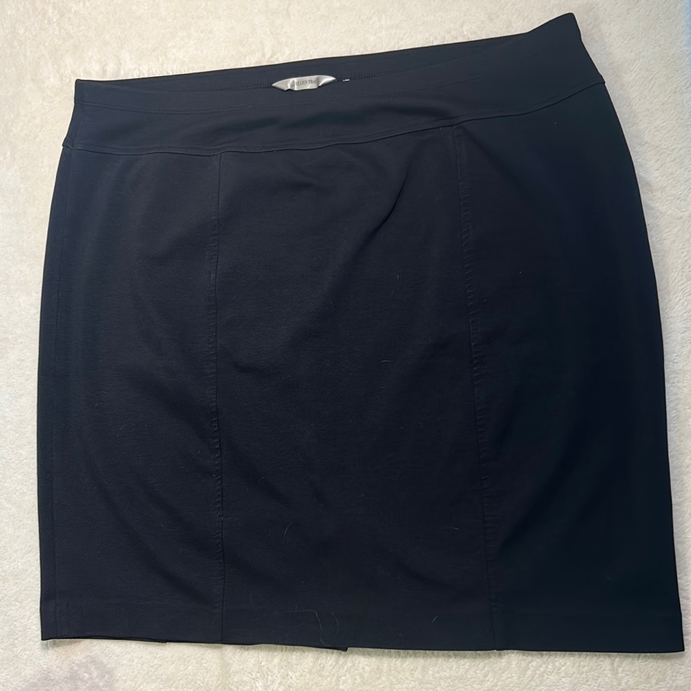 Ellen Tracy, black pull on pencil skirt, size XL